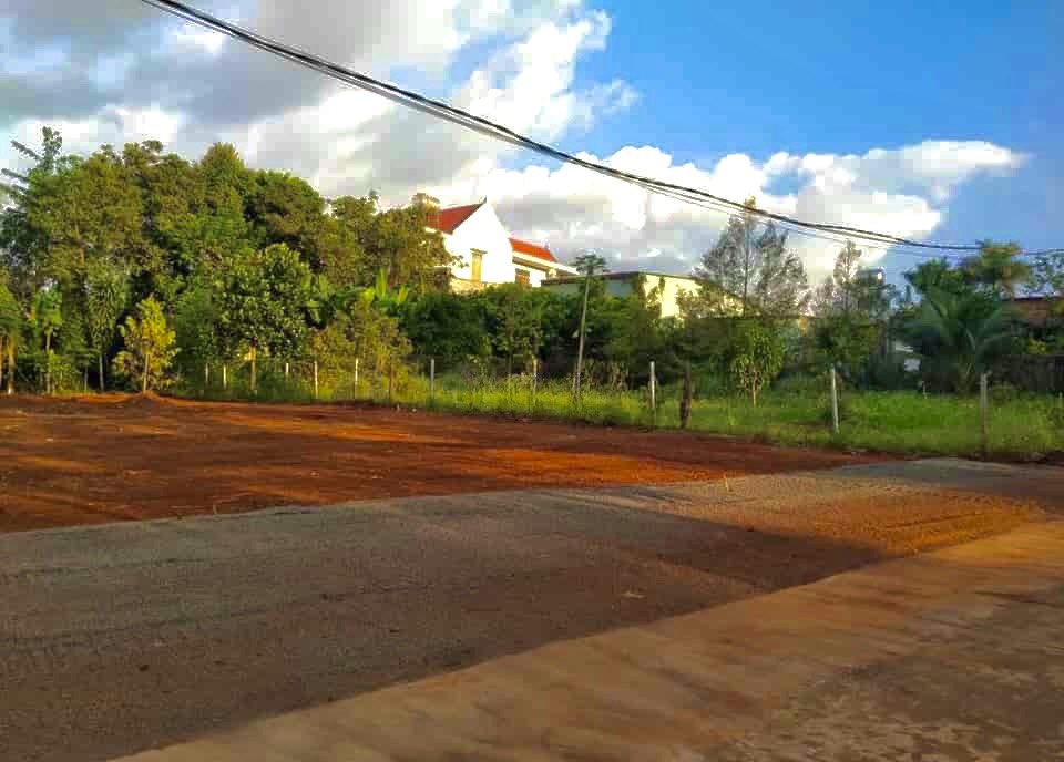 Bán 6 sổ đất 1.719 có 600m thổ cư, đường thông vào Kcn