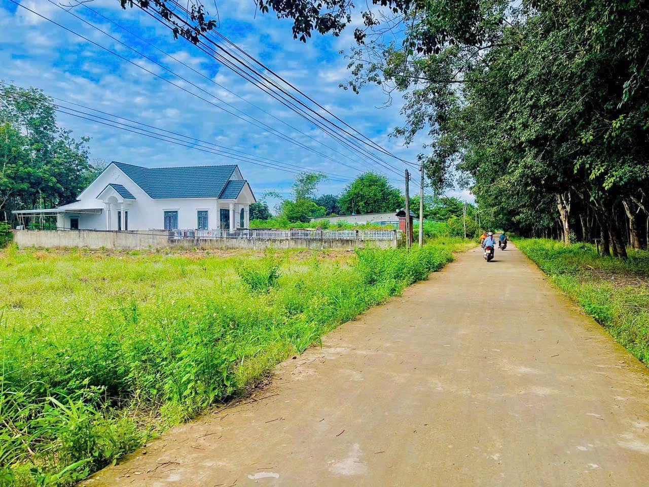 Bán Nhanh đất 200 triệu SHR Ngay KCN, Sát CHỢ, TRƯỜNG HỌC