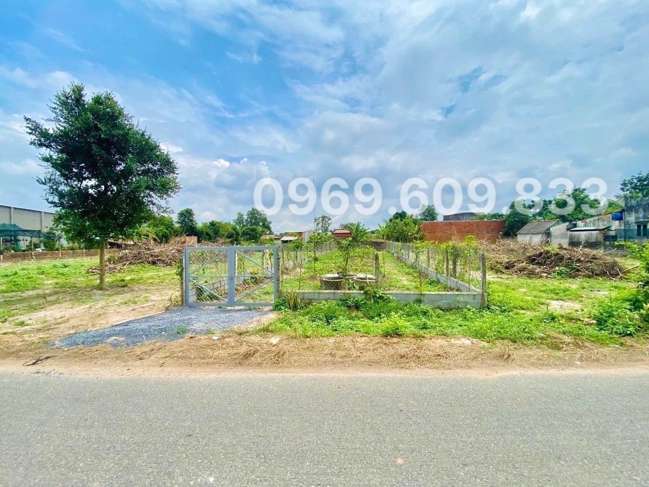 Cần tiền trả nợ ngân hàng bán đất Bình Phước ngay trung tâm