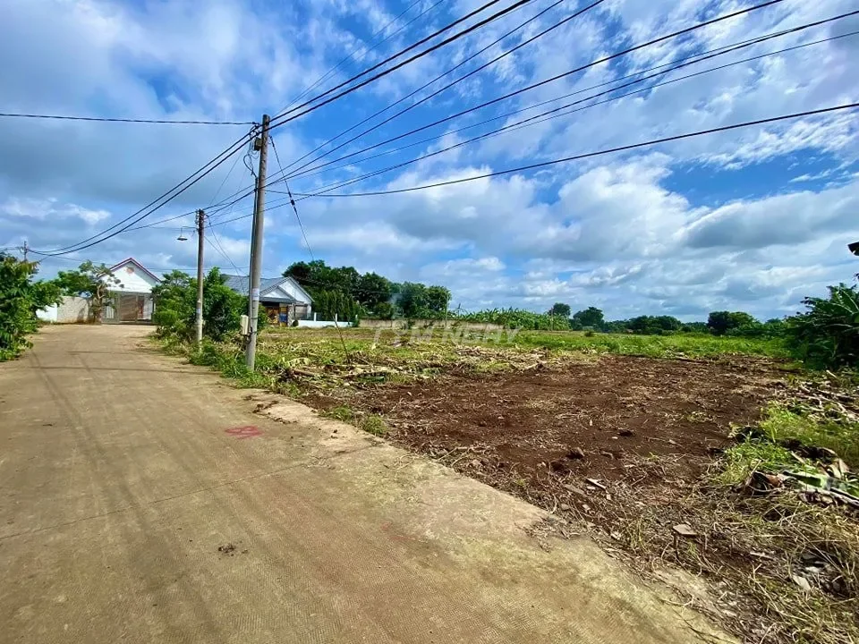 Đất thổ cư Bình Phước ngay thị xã 2.800m2 giá 190 triệu. QL13, dân cư đông