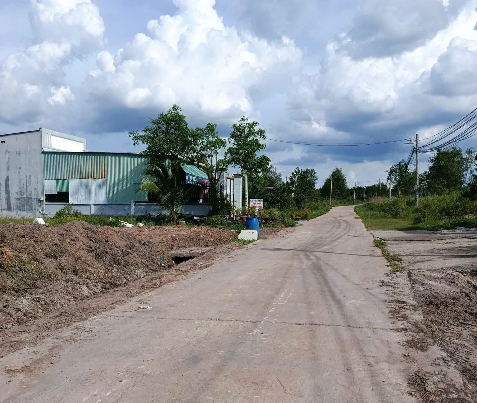Đất sổ hồng, thổ cư 1.660m2 ngay sát quốc lộ, ngay trung tâm tp gần chợ